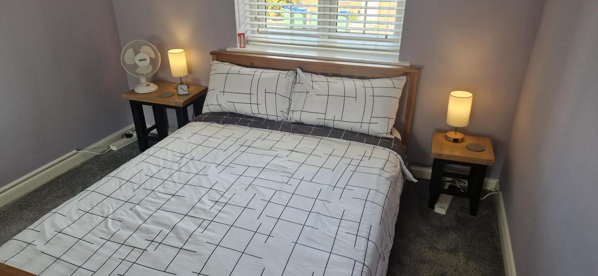 Double B&B Room In Southwater With Private Bathroom And Parking Exterior photo